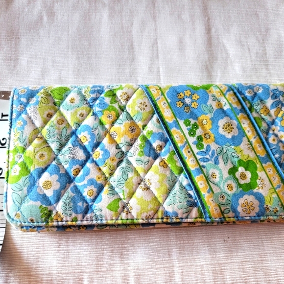VERA Bradley Clutch wallet - Picture 8 of 8